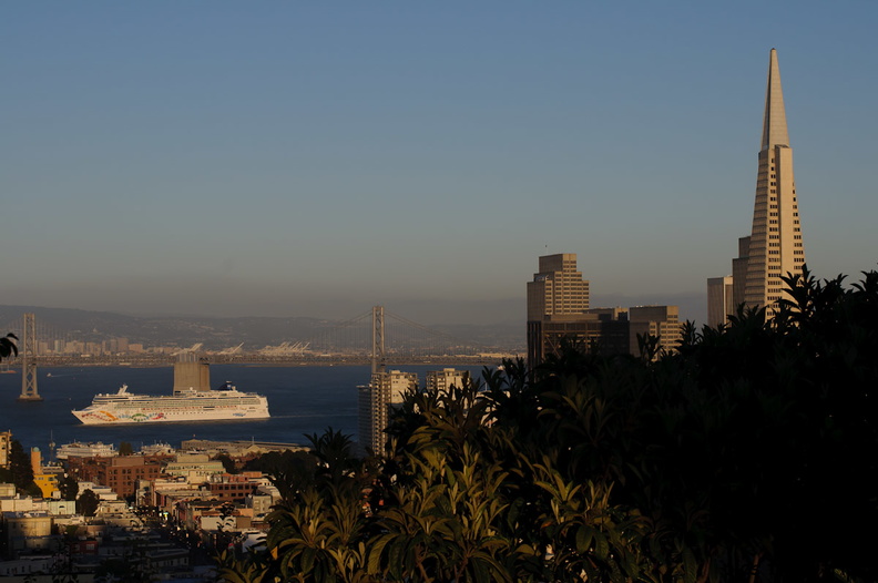 cruise shop departing San Francisco2010d16c013.jpg